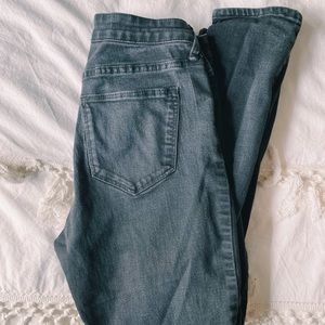 HP 🎉 Black H&M skinny jeans